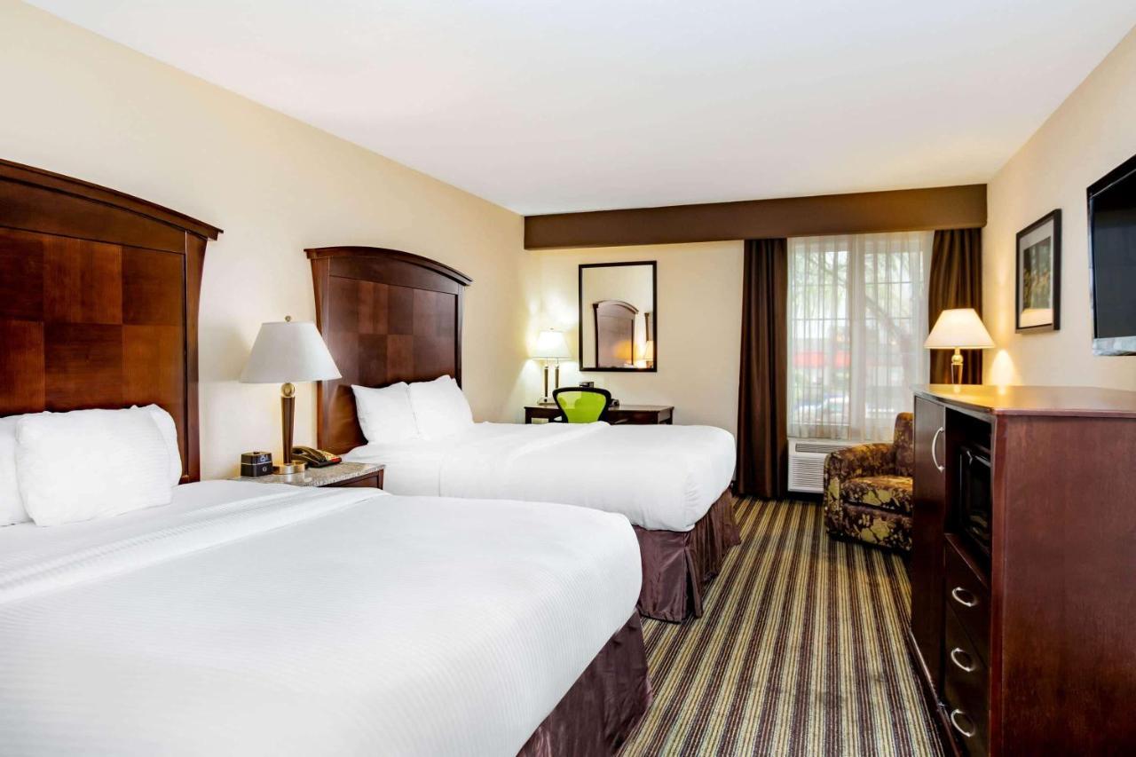 La Quinta By Wyndham Fowler Hotel Eksteriør billede