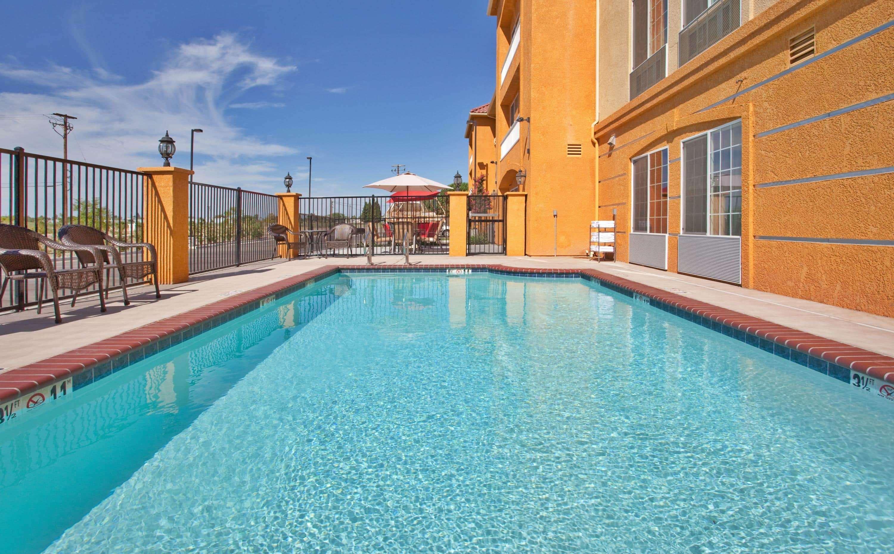 La Quinta By Wyndham Fowler Hotel Eksteriør billede
