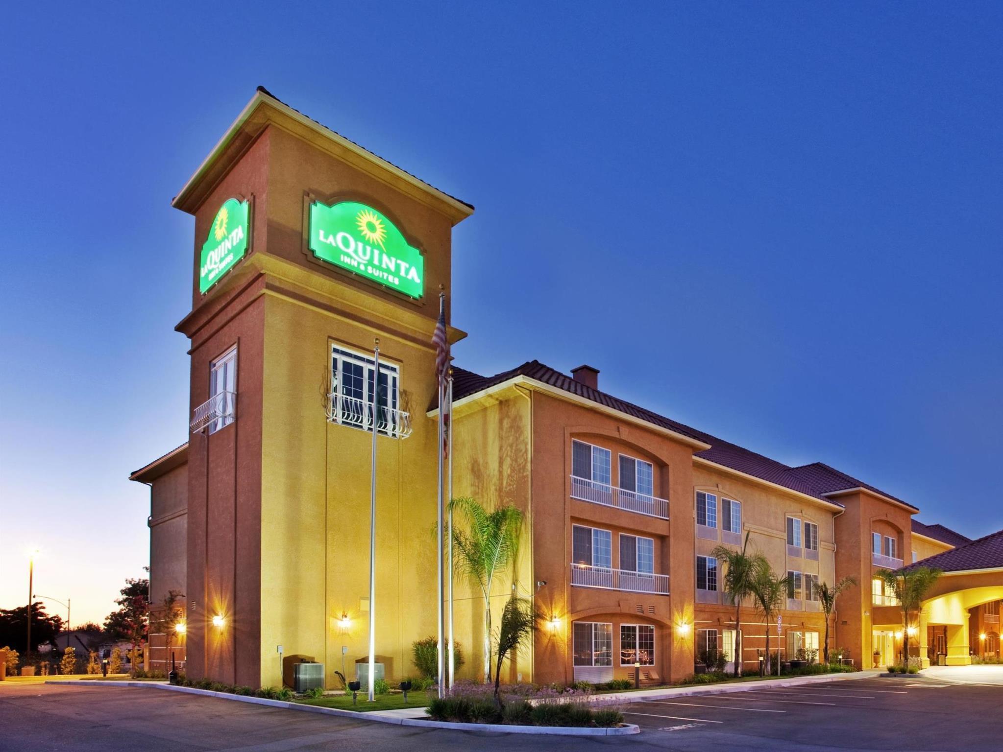 La Quinta By Wyndham Fowler Hotel Eksteriør billede