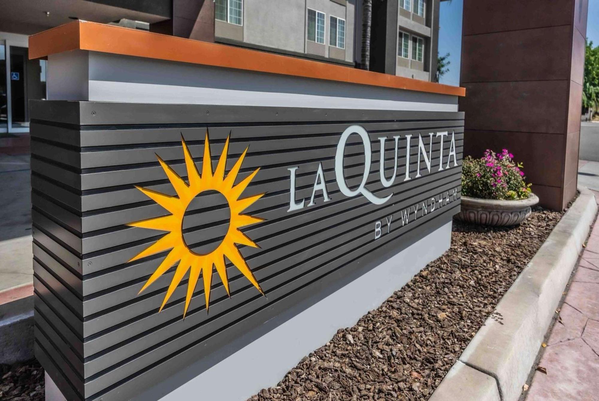 La Quinta By Wyndham Fowler Hotel Eksteriør billede